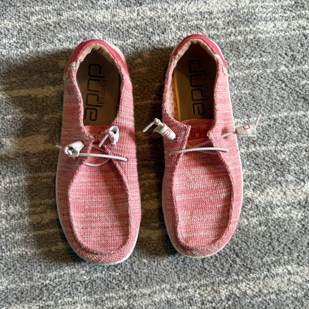 Coral Pearl Patterned Shoes